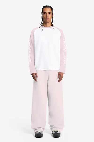 SCRIPT RAGLAN LONGSLEEVE PINK + CLOUDS JOGGER PINK SCRIPT RAGLAN LONGSLEEVE PINK + CLOUDS JOGGER PINK